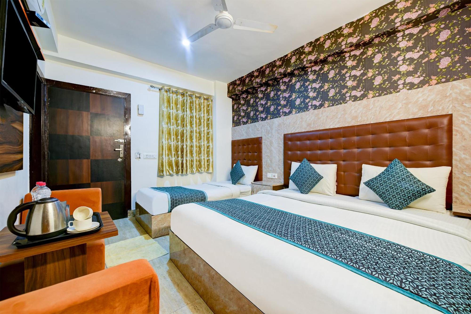 Classic Plaza At Delhi Airport Bed & Breakfast