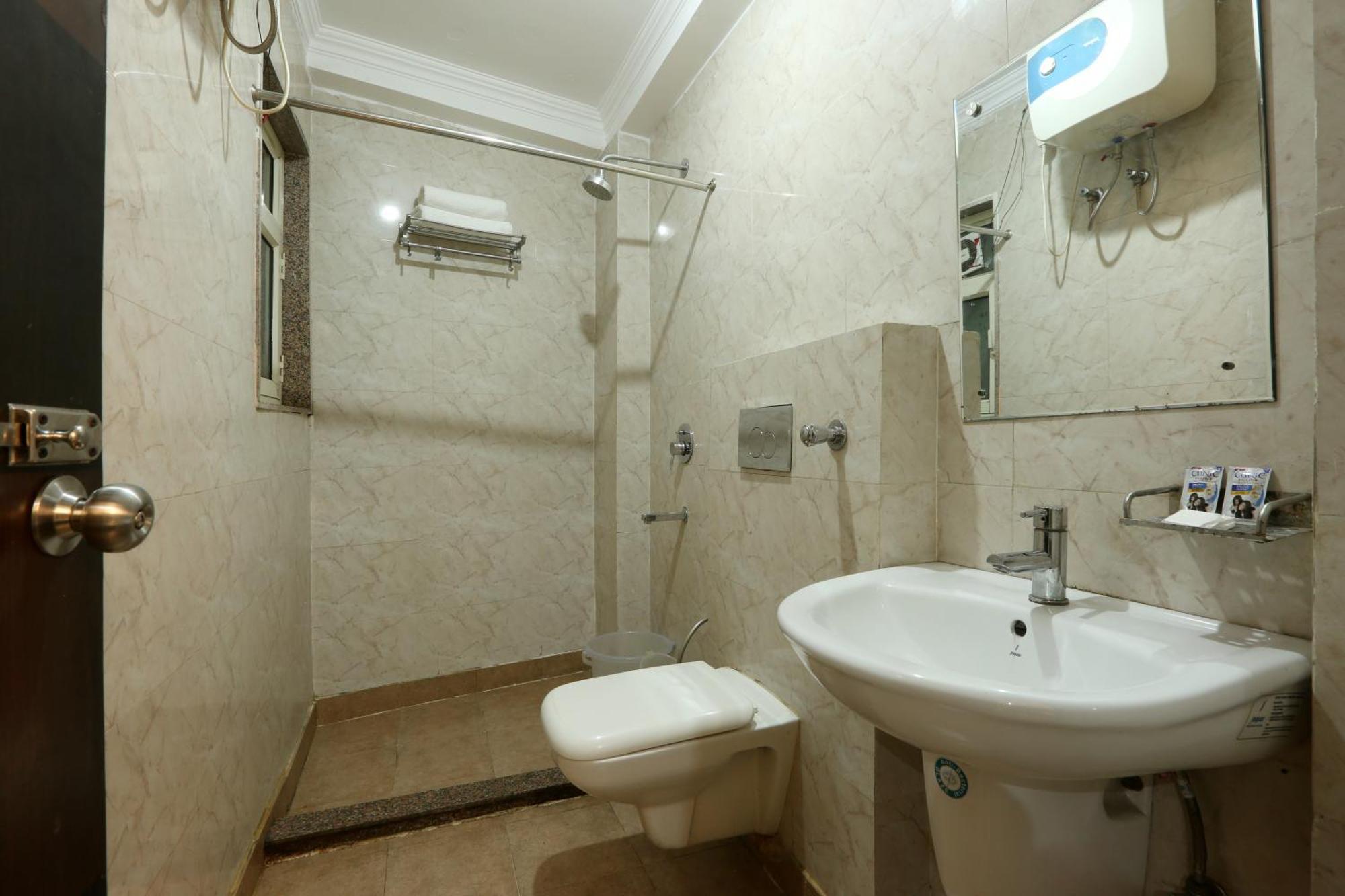 Bed & Breakfast Classic Plaza At Delhi Airport New Delhi